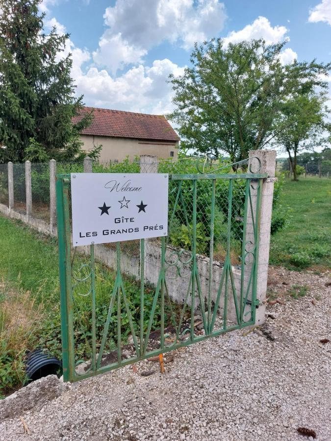 Gite Les Grands Pres Frontenard Exterior foto